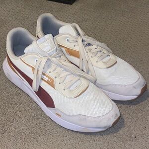 Puma Men's White and Burgundy Sneakers